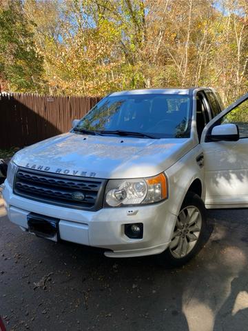 2012 land rover lr2 base