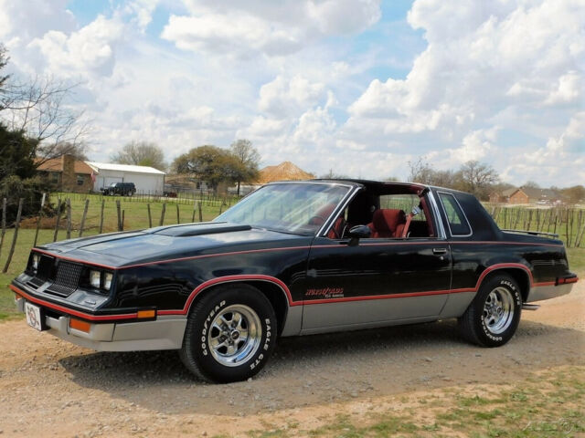 1983 oldmobile, olds hurst, 17k miles, 5.0 ltr, t-tops, loaded