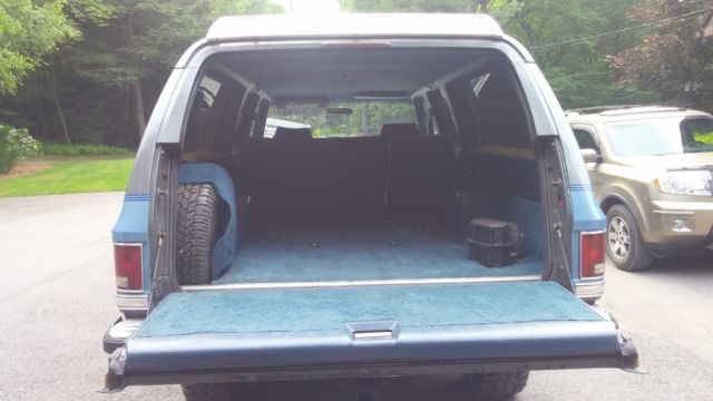 lifted gmc suburban 4x4 - rare find in this incredible condition