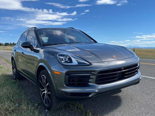 2023 porsche cayenne platinum edition