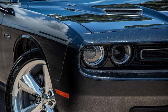 2016 dodge challenger r/t plus