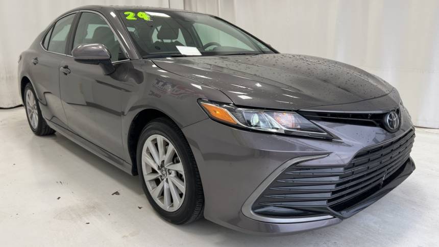 2024 toyota camry le