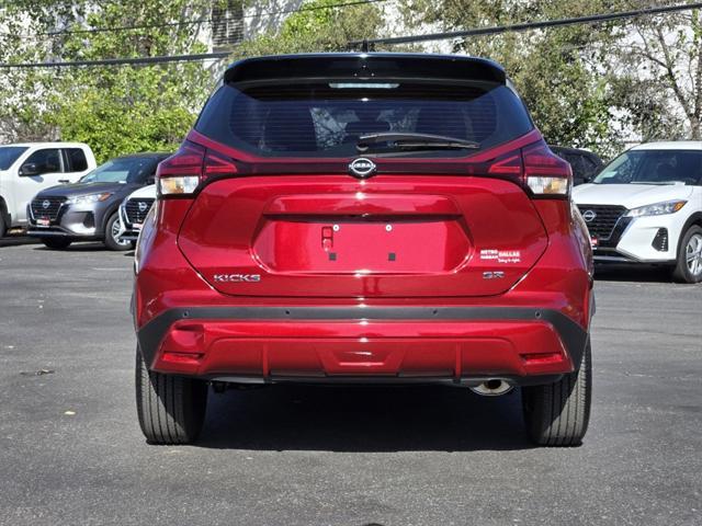 2024 nissan kicks sr