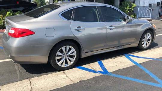 2011 Infiniti M