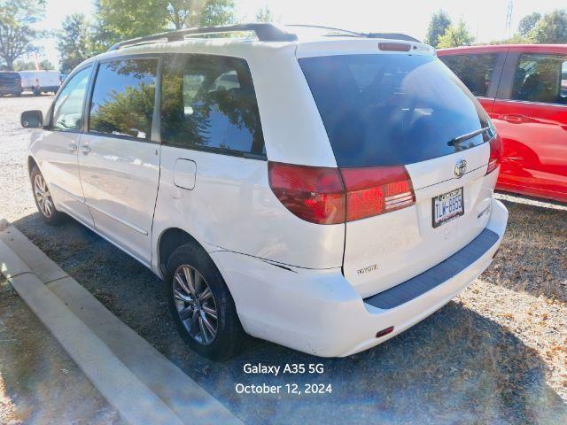 2004 toyota sienna xle