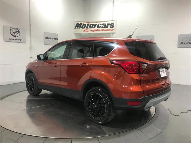 2019 ford escape se