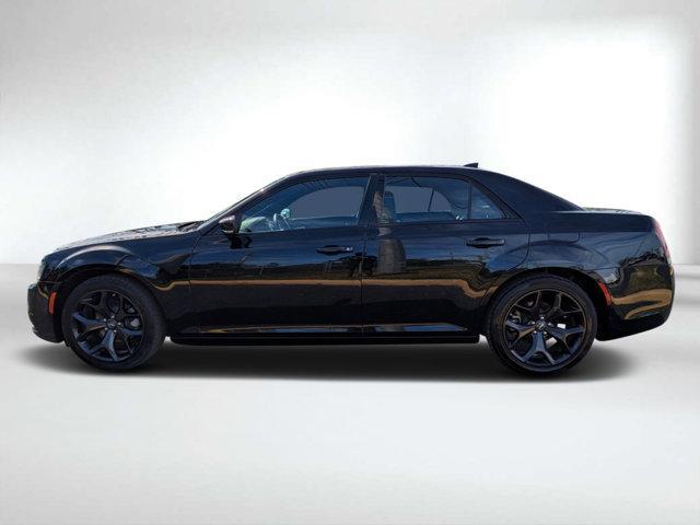 2022 chrysler 300 s