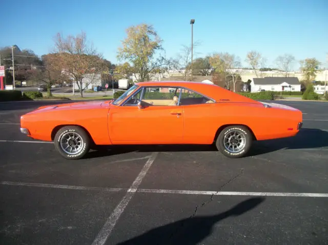 1969 dodge charger r/t hardtop 2-door 7.2l 440 4-speed
