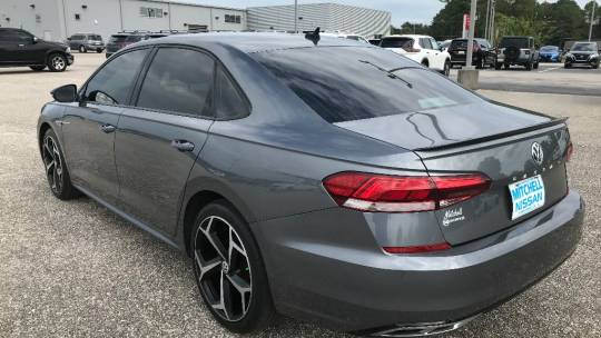 2021 Volkswagen Passat (North America and China) 2.0t r-line
