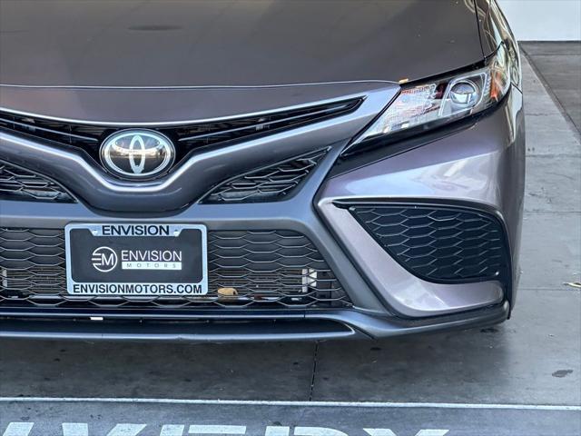 2022 toyota camry se