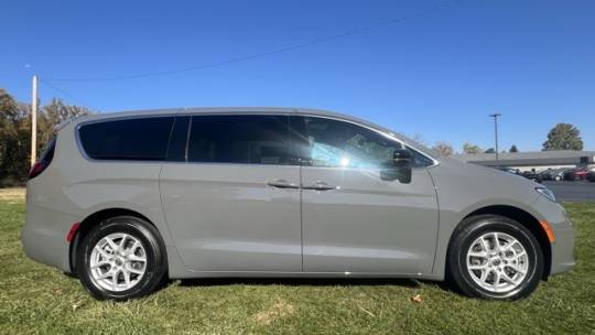 2025 Chrysler Pacifica