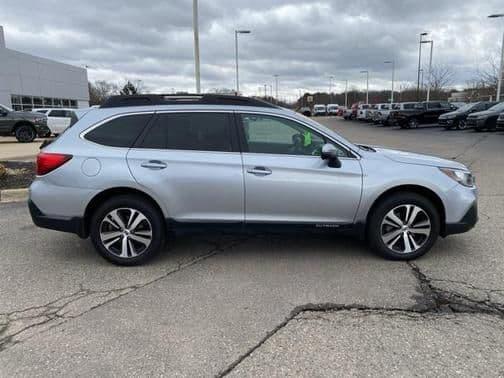 2019 subaru outback 2.5i limited in highland, michigan