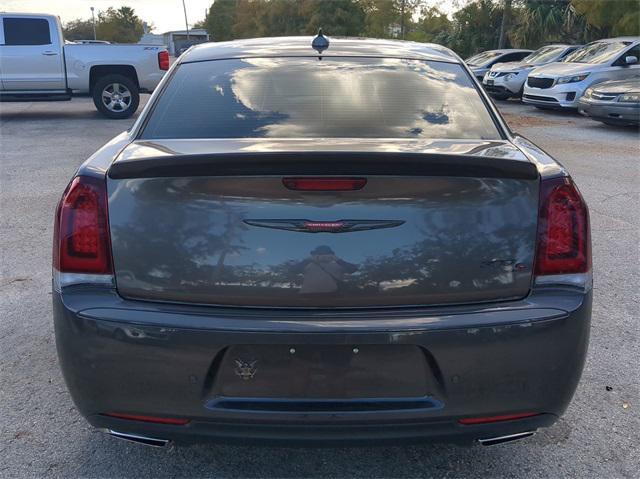 2022 chrysler 300 s