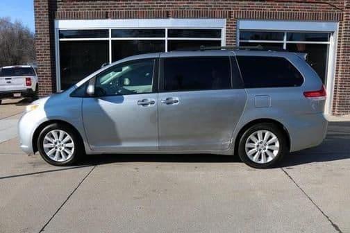 2011 toyota sienna in dallas, texas