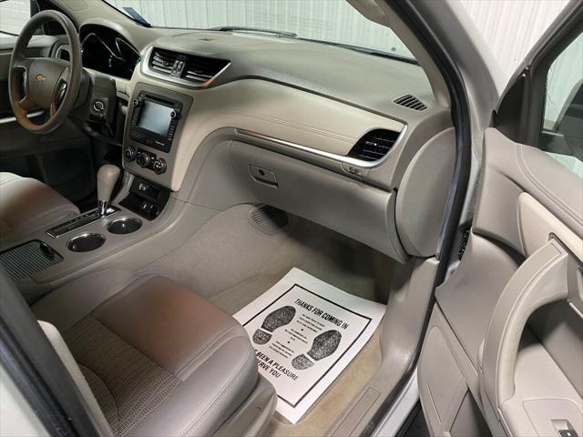2017 chevrolet traverse ls