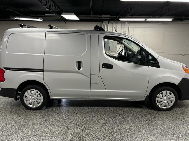 2017 nissan nv200 s