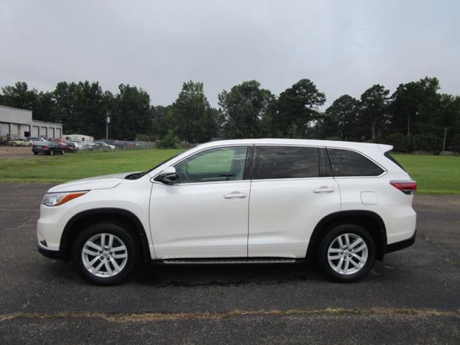 used 2015 toyota highlander fwd le v6 columbus, ms 39705 for sale in columbus, mississippi