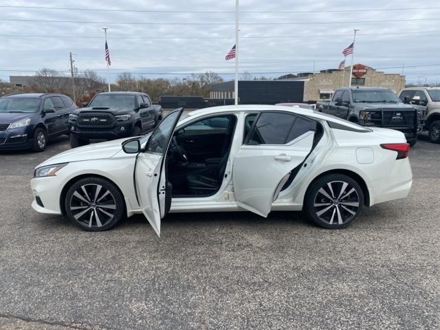 2022 nissan altima 2.5 sr