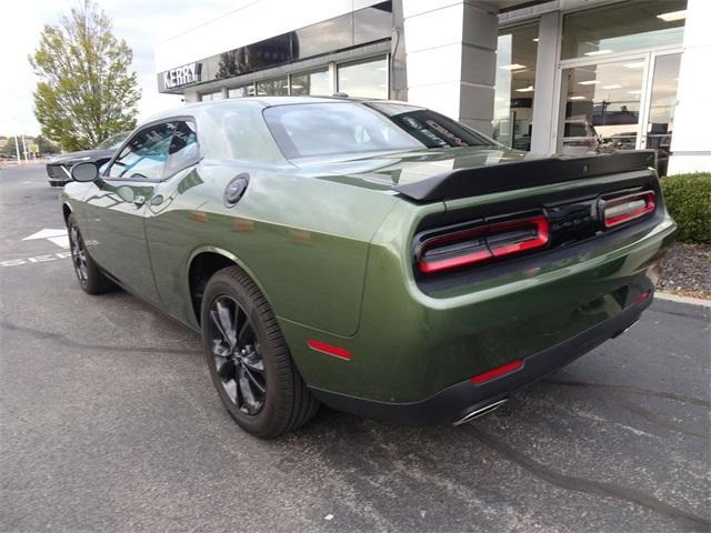 2023 dodge challenger sxt