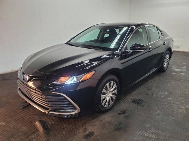 2022 toyota camry le
