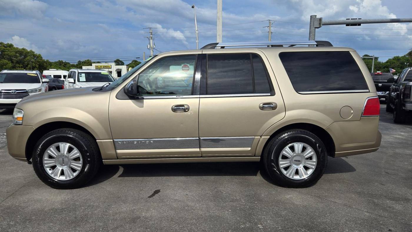 2014 lincoln navigator base