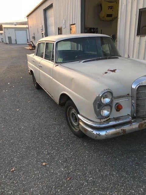 1967 mercedes benz 230s fin tail
