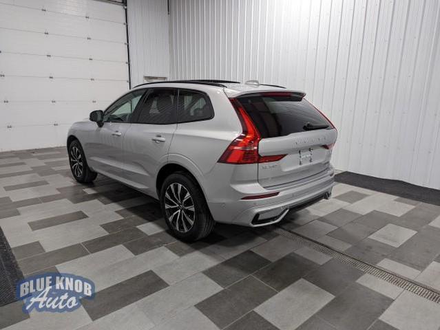 2024 volvo xc60 b5 plus dark theme