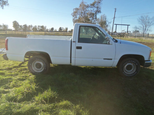 1990 gmc (like chevy) regular standard cab short bed 2wd 1/2 ton pickup truck