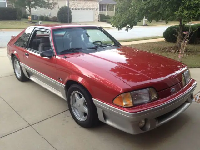 1990 ford mustang gt hatchback 2-door 5.0l 5-speed