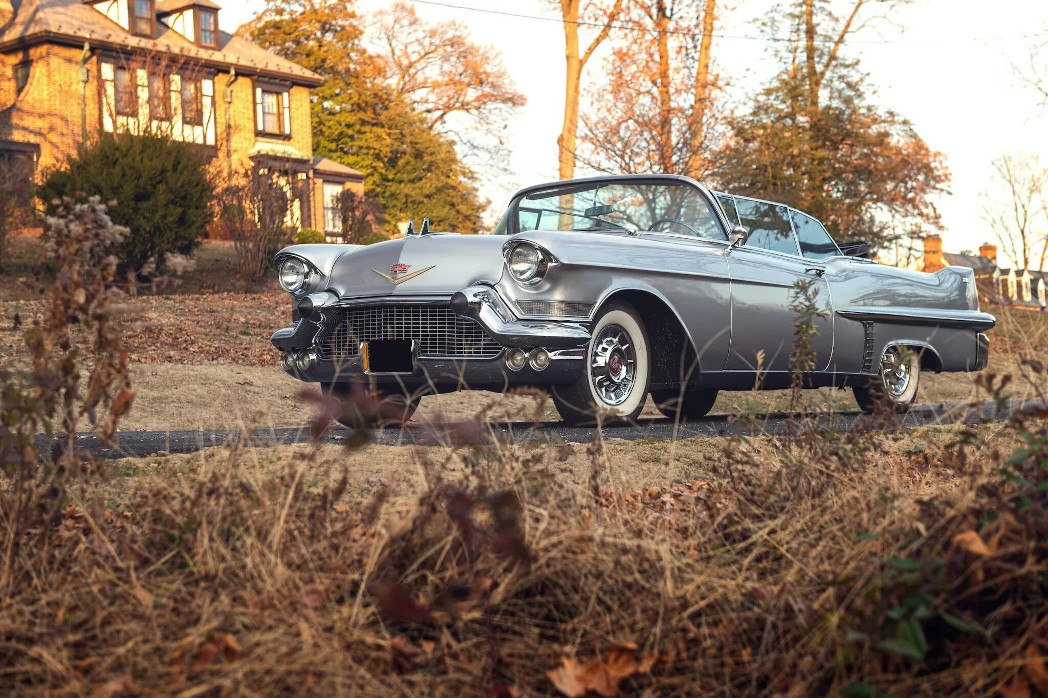 cadillac series 62