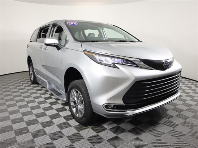 2021 toyota sienna xle