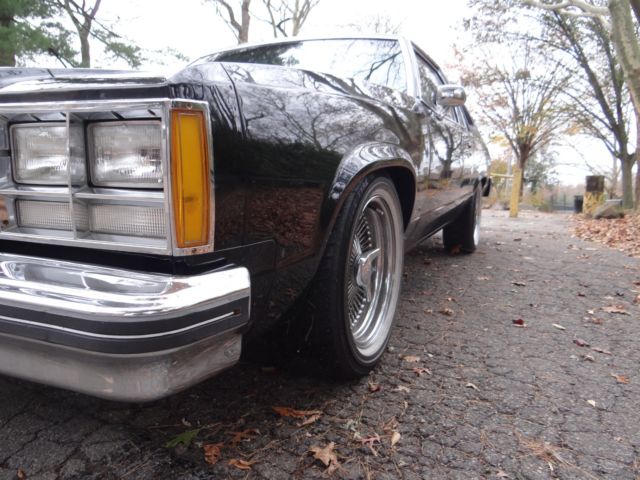 1978 oldsmobile 98 2 door coupe gotta stop buy & take a look at this one!!!