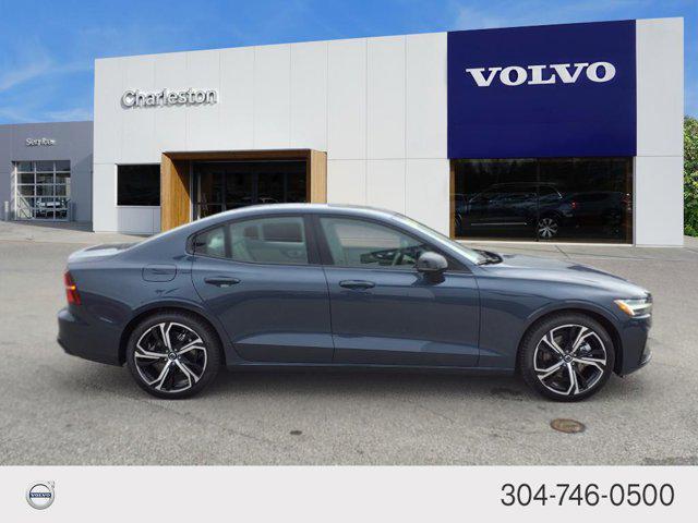 2024 volvo s60 b5 plus dark theme