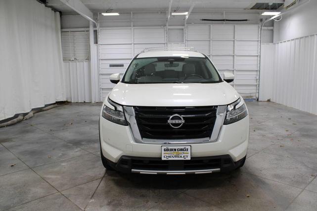 2023 nissan pathfinder sl