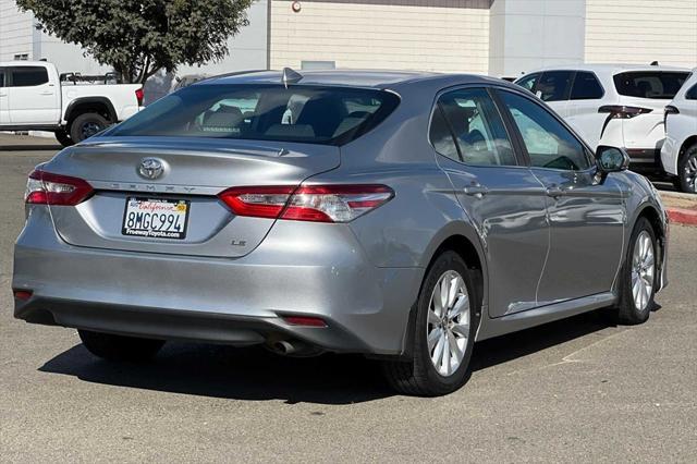 2019 toyota camry le