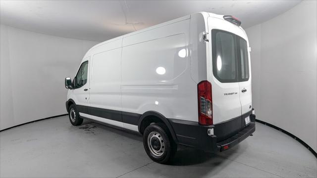 2023 ford transit-250 base
