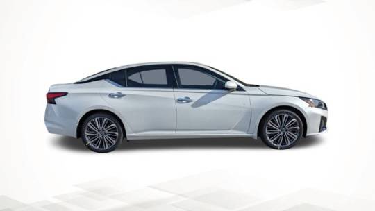 2025 Nissan Altima