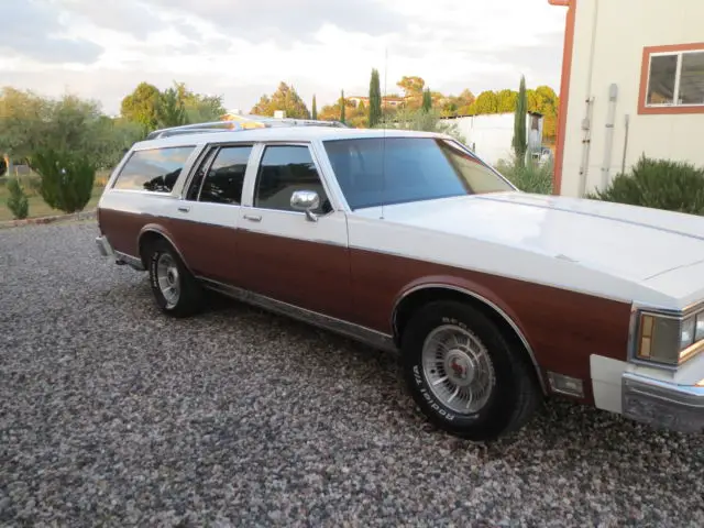 1990 olds custom cruiser wagon 50k mls, super clean, straight, all orig az car