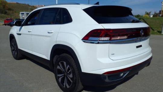 2025 Volkswagen se