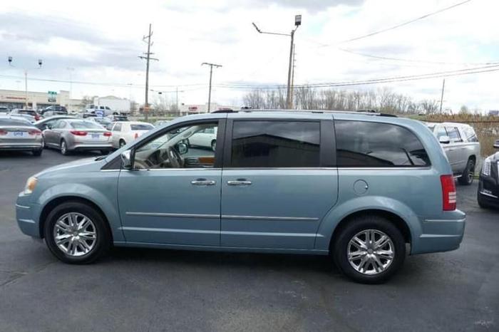 2009 chrysler town & country limited front-wheel drive lwb passenger van in schererville, indiana