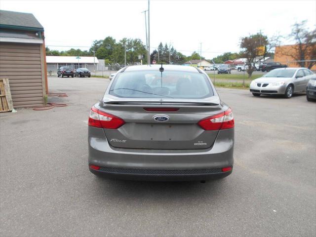 2014 ford focus se