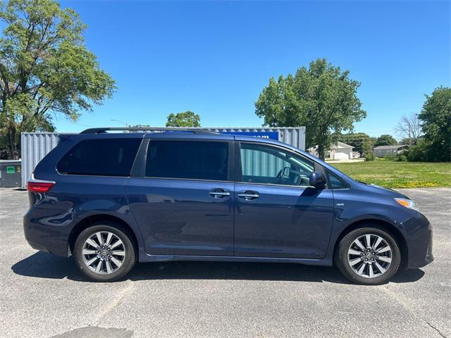 2020 toyota sienna xle