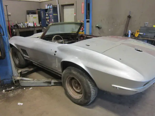 1967 corvette 427 big block 4 speed - many parts included with the car