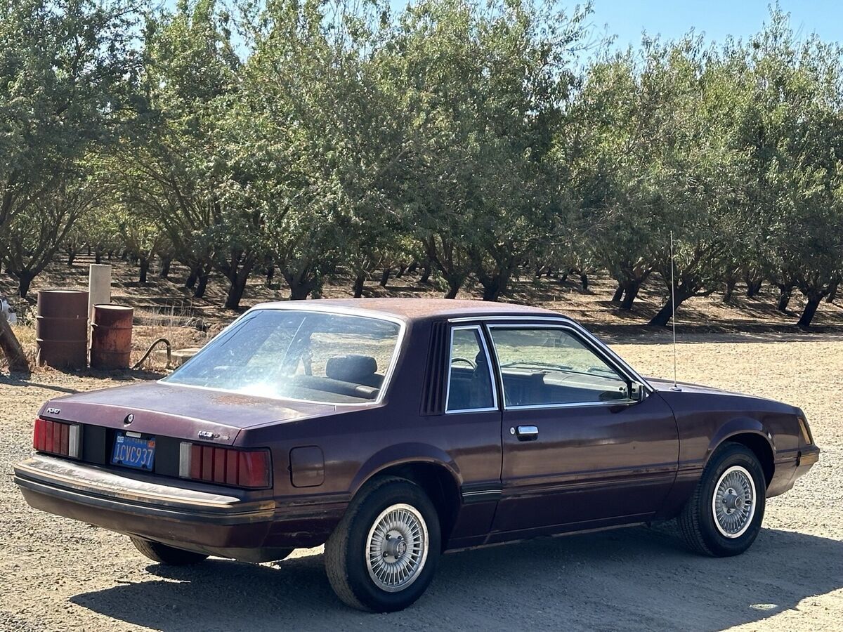 1981 ford mustang red