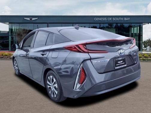 2021 toyota prius prime