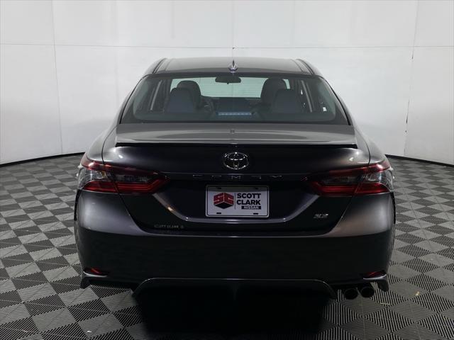 2021 toyota camry se