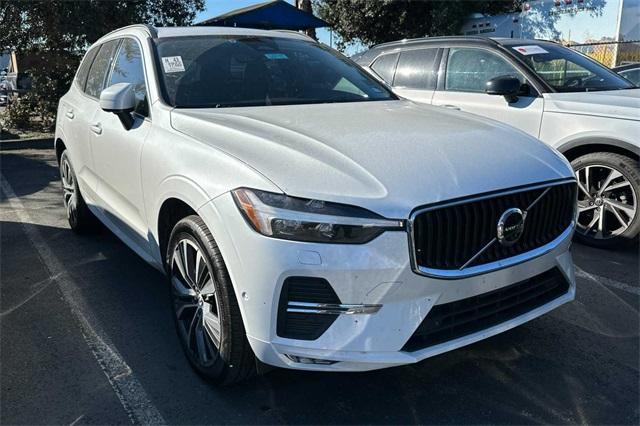 2022 volvo xc60 b5 momentum