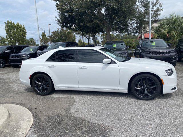 2022 chrysler 300 s