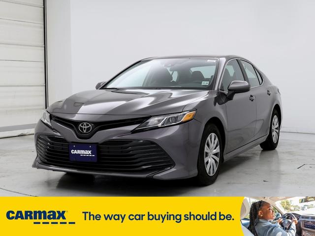 2019 toyota camry le