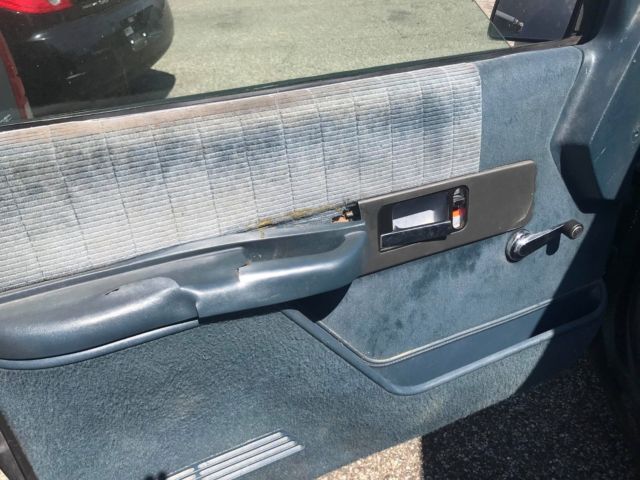1991 chevrolet c/k 1500 with 225,295 miles has key starts & runs clean title